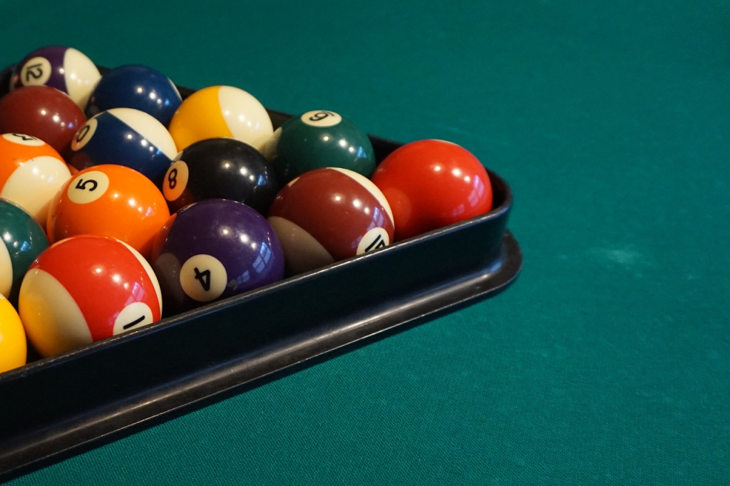 billiards-ge243b0924_1280